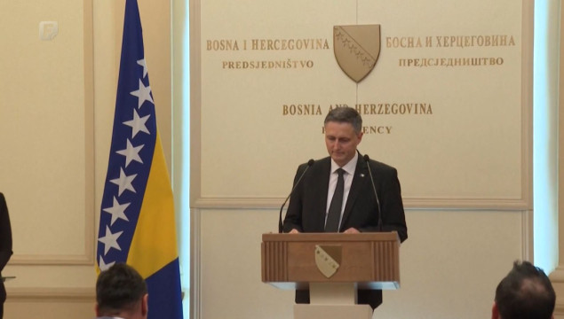 U programu Federalne televizije pratite vanrednu pres-konferenciju Denisa Bećirovića
