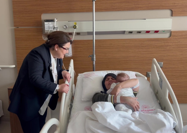 Beba 54 dana nakon zemljotresa ponovo s majkom