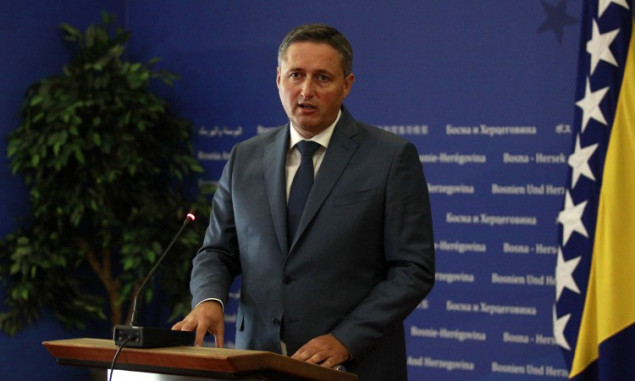 Na Bećirovićevu reakciju – odgovor iz Ambasade: Dobrodošli u tim ruskih igrača u BiH