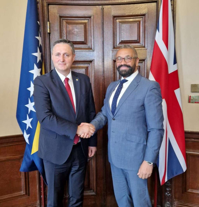 Bećirović u Londonu: Dodika smijeniti prije nego što izazove sukob