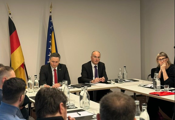 Berlin: Bećirović razgovarao s bh. dijasporom u Njemačkoj