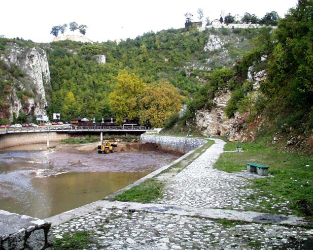 Pronađena beživotna tijela žene i djeteta u Miljacki na području Bentbaše