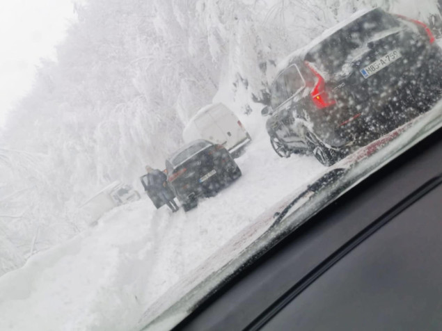 Teška situacija u Čeliću, stanovništvo bez električne energije već tri dana