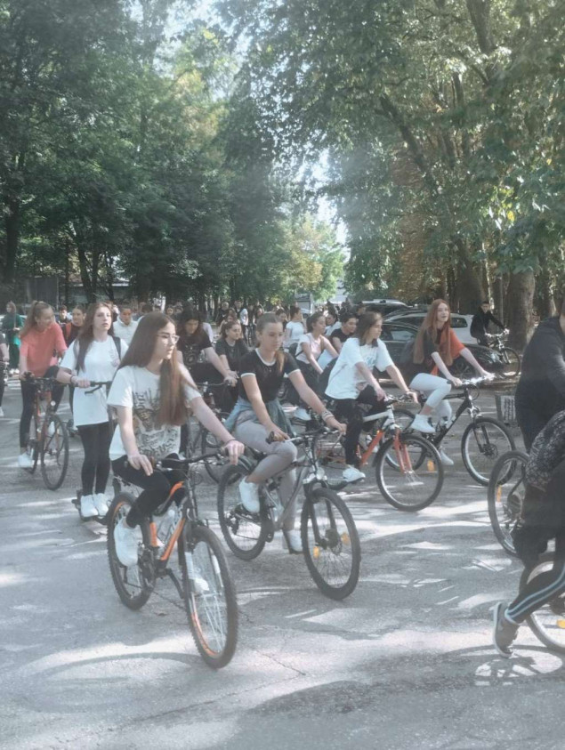 Na biciklijadi na Vrelu Bosne učestvovalo više od 250 učenika