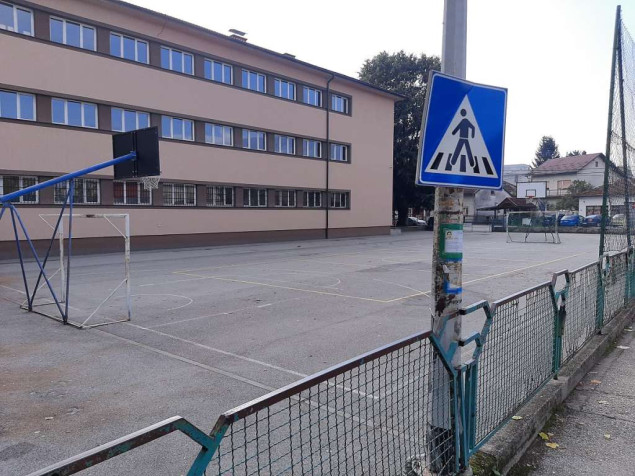 Učenici osnovnih škola u USK od danas na jesenjem raspustu