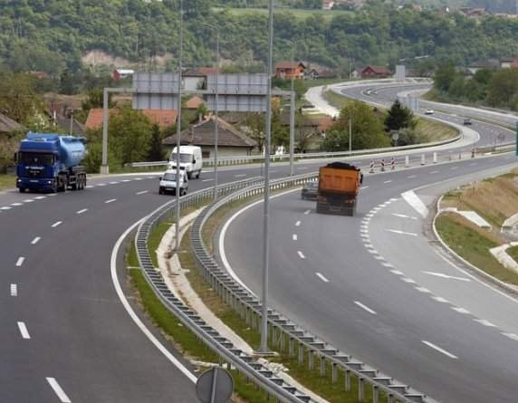 Povoljni vremenski uslovi za vožnju, gužve na izlazu iz BiH