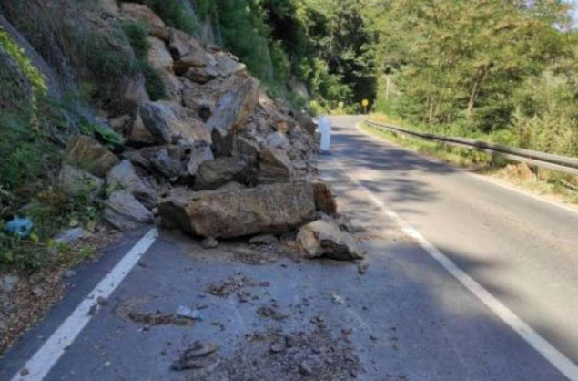 BIHAMK: Mogući odroni zemlje i kamenja na kolovoz