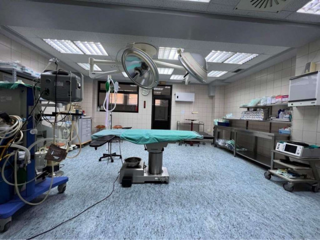 Bolnica Tešanj prva u BiH koja koristi UV-C tehnologiju za dezinfekciju u operacionim salama