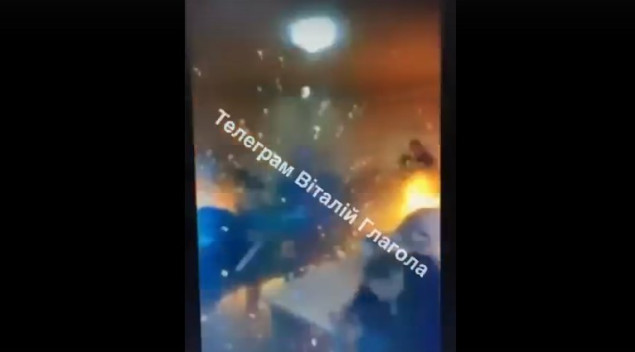 Aktivirao ručne bombe tokom sjednice lokalnog vijeća, 26 povrijeđenih