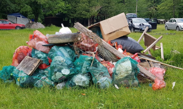 Iz Boračkog jezera izvađeno 300 kilograma stakla, plastike i guma