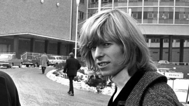 Deset neobjavljenih pjesama mladog Davida Bowieja konačno ugledalo svjetlo dana: Snimke pronađene u staroj arhivi