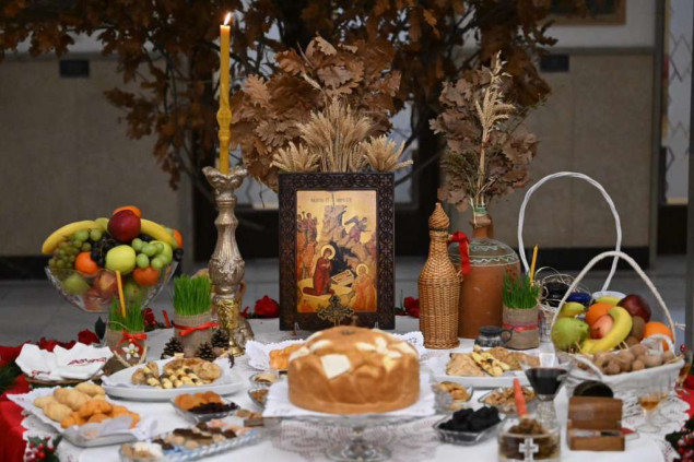 Proslava Božića u Srbiji započela svetim liturgijama