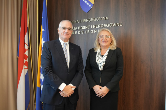 Mir i stabilnost prioritet: Predsjednica Bradara razgovarala sa šefom Misije OESS-a Rickom Holtzappleom