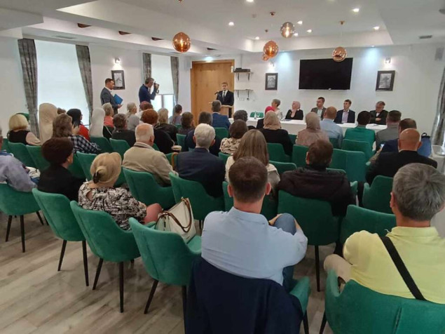U Brčkom održan okrugli sto 'Zločini nad Bošnjacima općine Brčko tokom agresije na Bosnu i Hercegovinu'