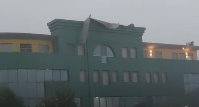 U Brčkom jedna žena poginula, više od 20 ljudi povrijeđeno u nevremenu