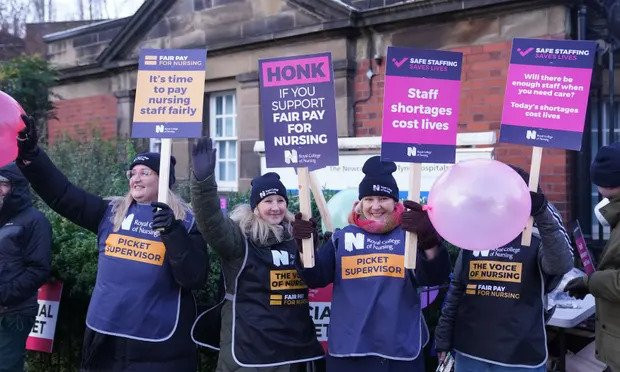 U štrajku desetine hiljada medicinskih sestara u Velikoj Britaniji