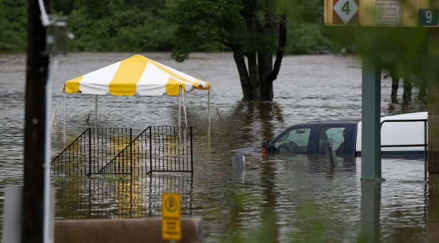 Četiri osobe nestale u poplavama u Kanadi