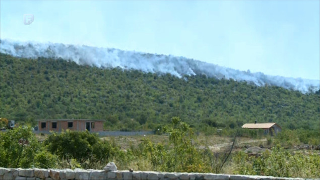 Požari u Čitluku i Čapljini i dalje su aktivni, na terenu je 40 vatrogasca