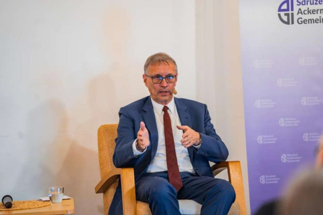 Dvořák: Trumpove izjave 'predizborni blef'