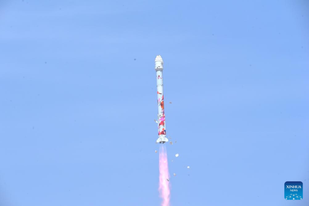 Kineska komercijalna raketa lansirala šest satelita u svemir