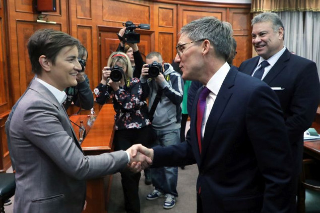 Vučić i Brnabić s Cholletom: Prioritet Srbije očuvanje mira i stabilnosti