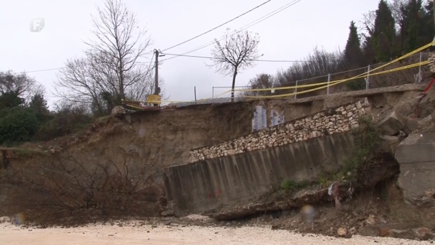 Naselje Cim: Obustavljen saobraćaj na dionici puta Mostar-Goranci zbog klizišta