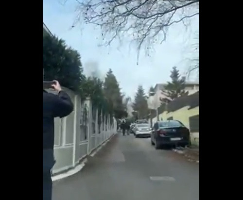 Na kuću Zdravka Čolića bačena bomba, policija i tužilac na terenu