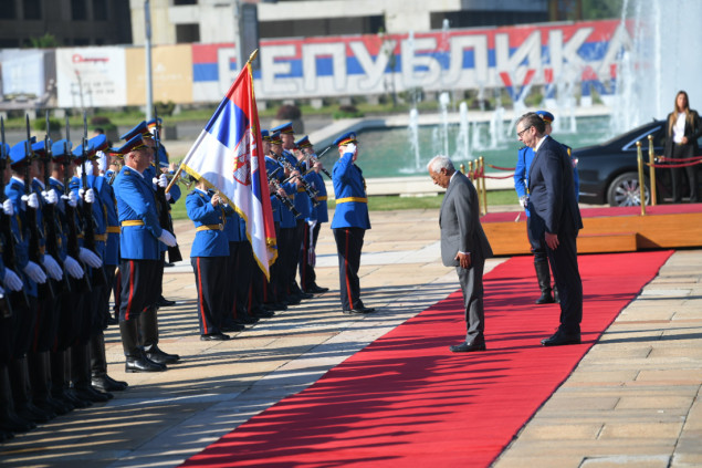 Vučić uz državne počasti dočekao Costu ispred Palate Srbija