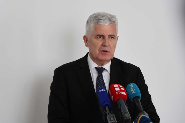 Čović: Bojim se da ćemo teško promijeniti i zarez u Ustavu BiH