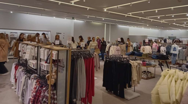 Crni petak: Građani pohrlili u kupovinu; Jandrić: Strahujemo da nešto ne bismo propustili