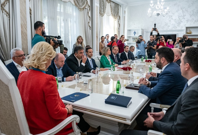 Predstavnici DF-a, Prave i UCG napustili sastanak o prevladavanju krize