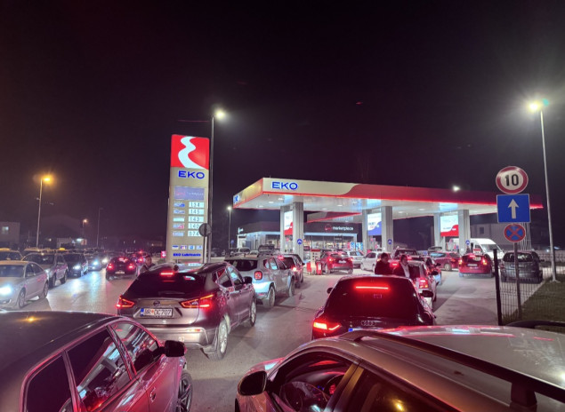 Gužve na benzinskim crpkama u Crnoj Gori, ministarstvo umiruje javnost