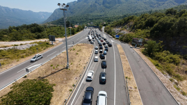 Novi saobraćajni zakon u Crnoj Gori: Strože kazne, nova pravila i kritike