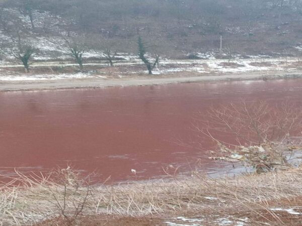 Nakon zaprimljene prijave o zagađenju Bosne, Federalna vodna inspekcija na terenu