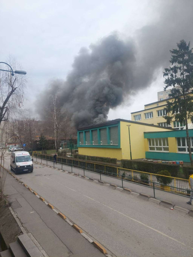 Lokalizovan požar u napuštenom objektu u sarajevskom naselju Čengić Vila