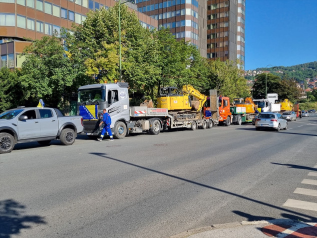 Pripadnici civilne zaštite KS-a s mehanizacijom učestvuju u sanaciji štete od poplava u Sloveniji