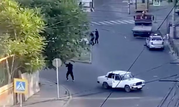 U oružanim napadima u Dagestanu ubijeni policajci, zapaljena sinagoga