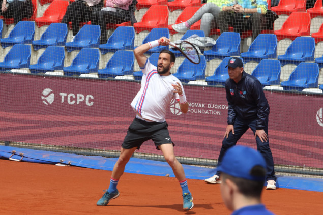 Nakon jučerašnjeg odgađanja počeo meč Džumhura i Broadya