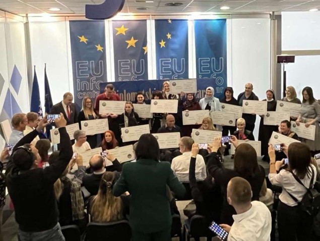 Na Diplomatskom zimskom bazaru sakupljeno 234.000 KM za djecu i mlade u BiH