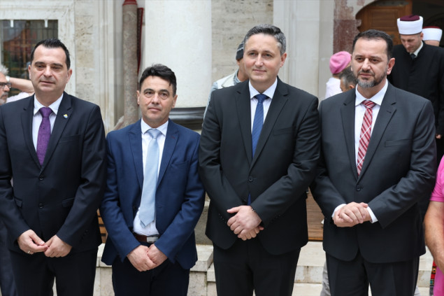 Bećirović na bajram namazu u Banjaluci iskazao podršku Bošnjacima Bosanske krajine