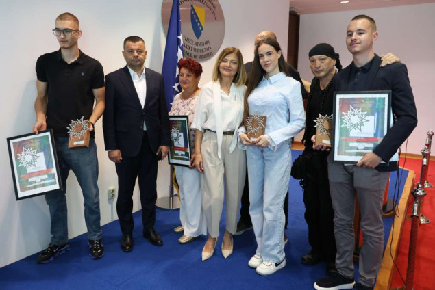 Godišnja nagrada 'Denis Mrnjavac' dodijeljena učenicima za promicanje tolerancije i nenasilja