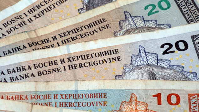 Vlada RS donijela odluku o podjeli po još 100 KM mladima