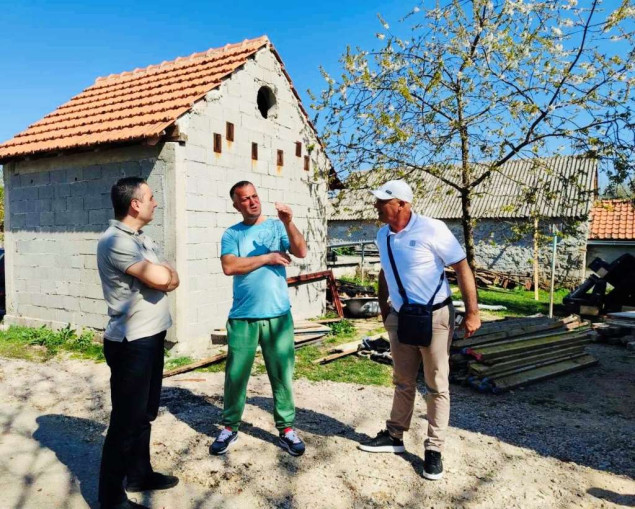 Dizdar porodici Mušinović koja je u požaru ostala bez doma obećao potpunu rekonstrukciju objekta