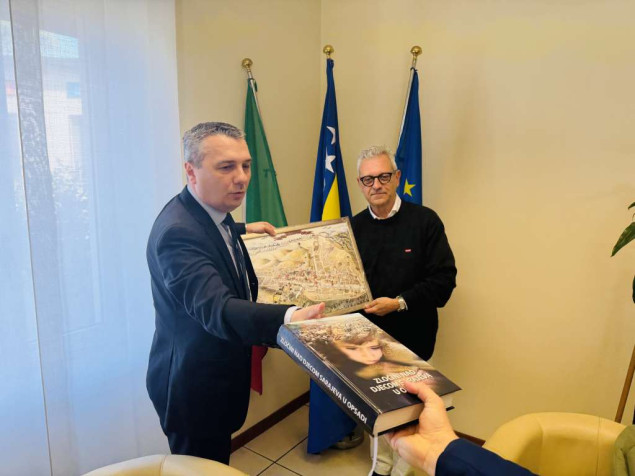 Ministar Dizdar se sastao s Gavazzenijem u Milanu: Nevine žrtve opsade Sarajeva zaslužuju pravdu