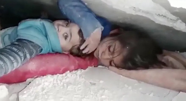 Priča o hrabroj Jinan i njenom bratu čiji je video obišao svijet