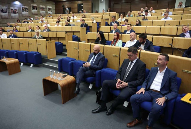 Delegati Doma naroda PFBiH završili zajedanje na kojem su omogućili uvećanje boračkih naknada