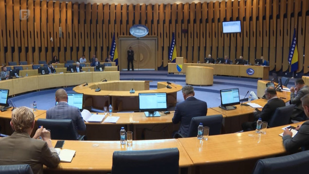 Osam delegata državnog parlamenta sutra će uputiti novi zahtjev za hitnu sjednicu Doma naroda BiH