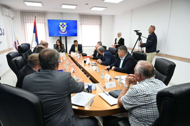 Potpisani sporazumi vrijedni više od 1,27 miliona KM za obnovu i razvoj povratničkih zajednica