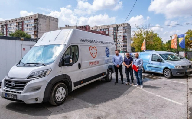 Udruženje Pomozi.ba doniralo teretno vozilo Udruženju Dobro.ba
