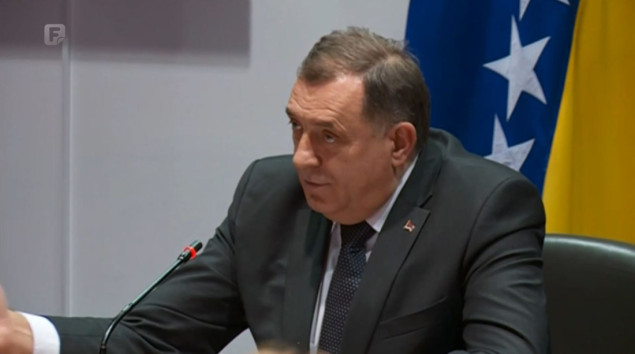 Dodik: Mi ćemo stimulisati naše momke da idu u Srbiju, odsluže vojni rok i vrate se u RS